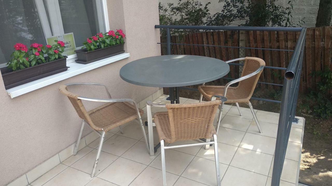 Family Holiday Apartman Mestecǎneşti Exterior foto