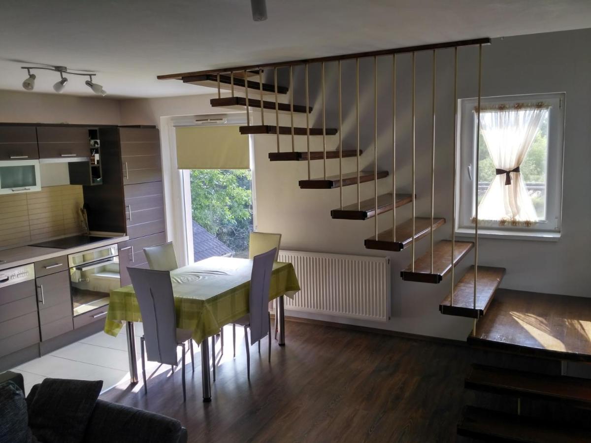 Family Holiday Apartman Mestecǎneşti Exterior foto